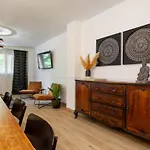 Exclusive Huge 4 Double Bedroom City Center