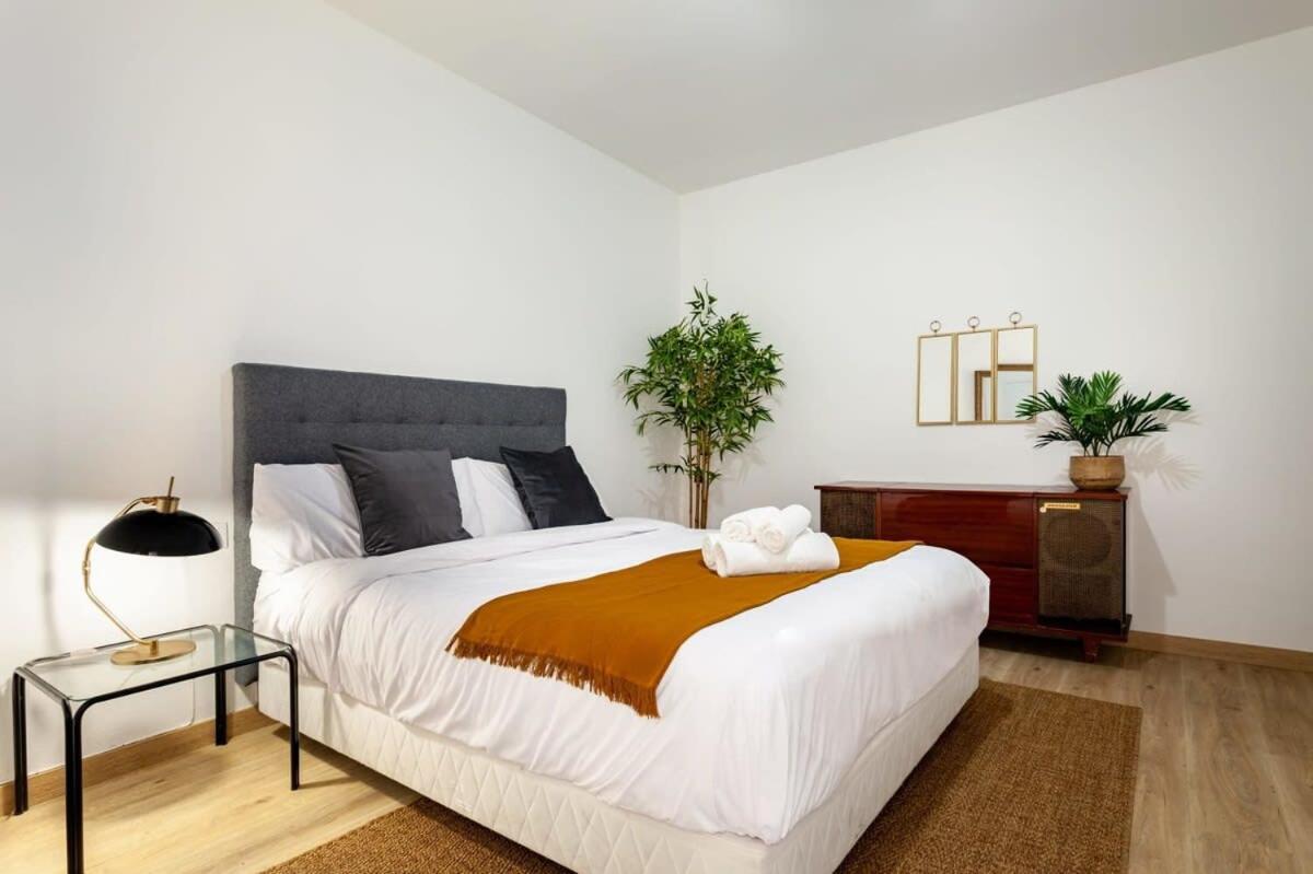 Exclusive Huge 4 Double Bedroom Center * Barcelona