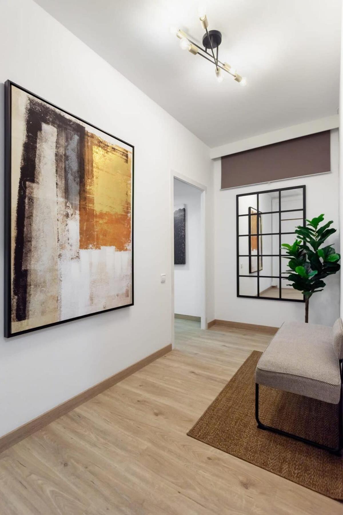 Exclusive Huge 4 Double Bedroom Center